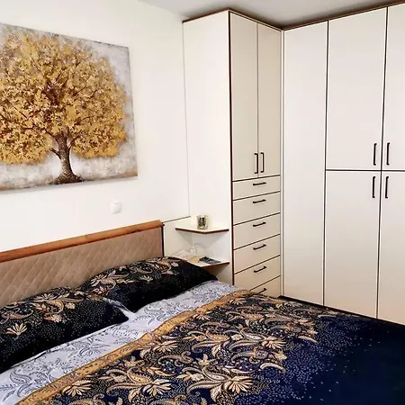 Cozy With Free Parking And Balcony Lublana