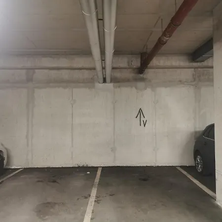 Cozy With Free Parking And Balcony