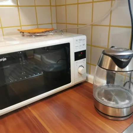 Cozy With Free Parking And Balcony