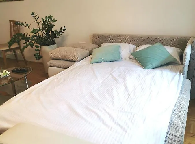 شقة Cozy With Free Parking And Balcony *