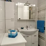 Appartement Cozy With Free Parking And Balcony