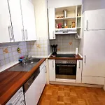 Appartement Cozy With Free Parking And Balcony
